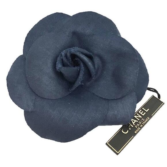 Pre Loved chanel Women Navy Brooches - Picture 1 of 3